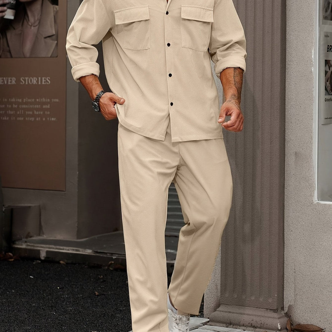 CLARIX | Tenue d'été décontractée avec chemise à col cranté et pantalon